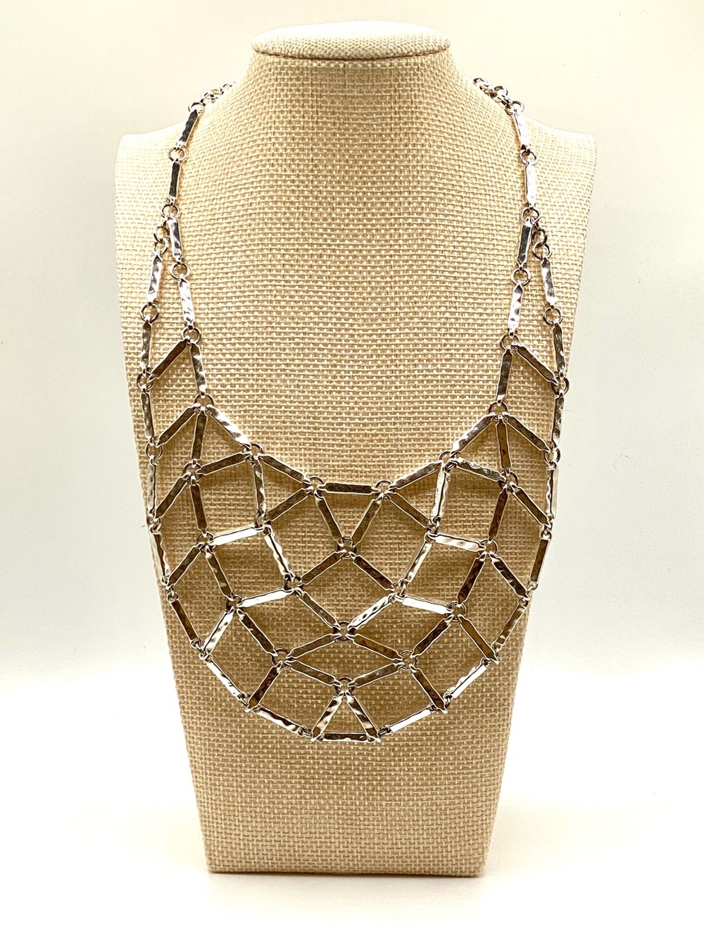 Premier Designs Shoreline Silver Tone Hammered Link Lattice Grid Bib Necklace